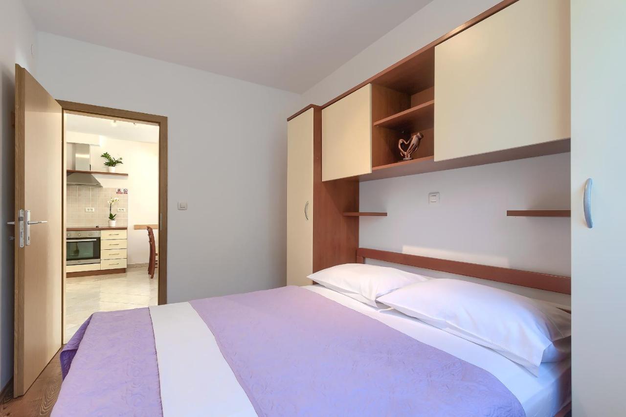 Apartments Gilly 1 Premantura Extérieur photo